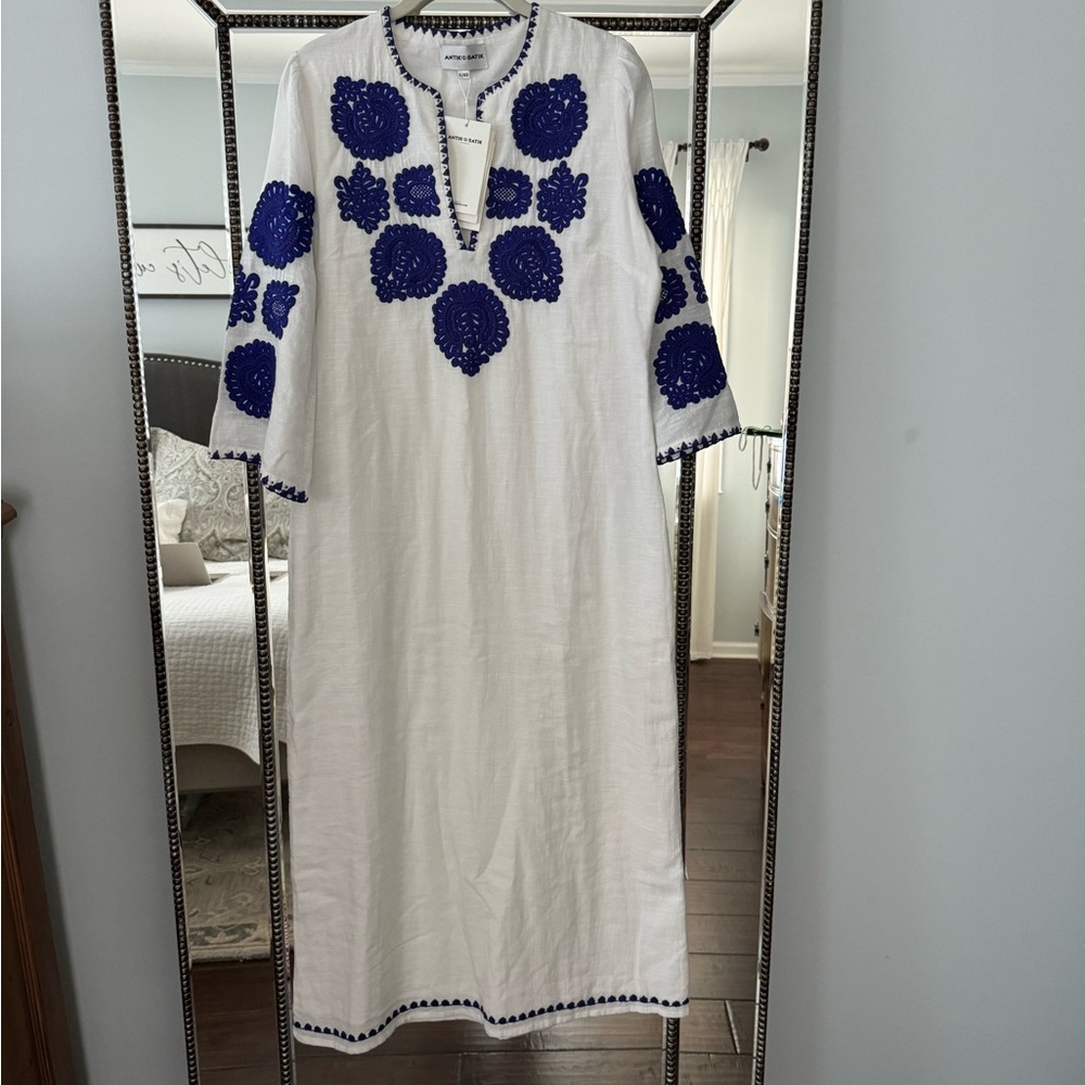 NEW WITH TAGS Antik Batik White Tiki Embroidered Long Maxi Dress. Size large